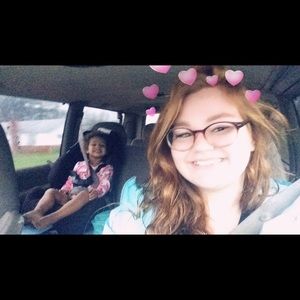 Meet your Posher, Alexis